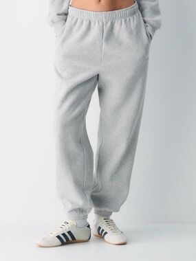 Aritzia Sweatfleece Terry Fleece mega fit  Gray Cozy Track Joggers